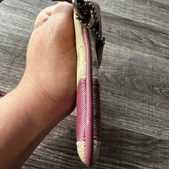 COACH SIGNITURE WRISTLET BFPM-01-327 - Picture 7 of 9